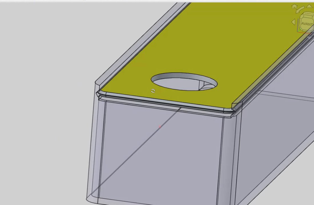 Boîte : couvercle glissant modélisé avec un jeu